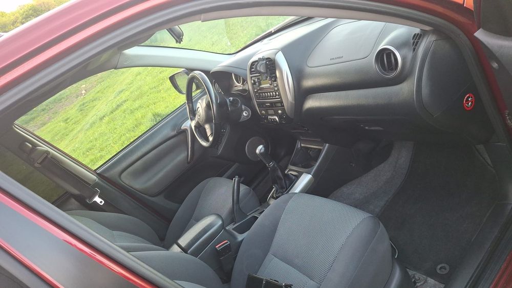 Toyota RAV-4 din anul 2004