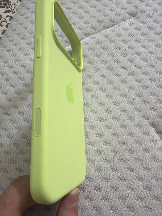 Vand husa iphone 17 pro max fara cutie