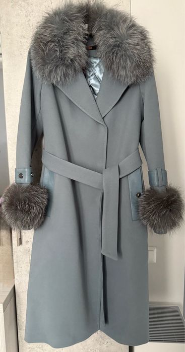 СРОЧНО! Женское пальто Loreta