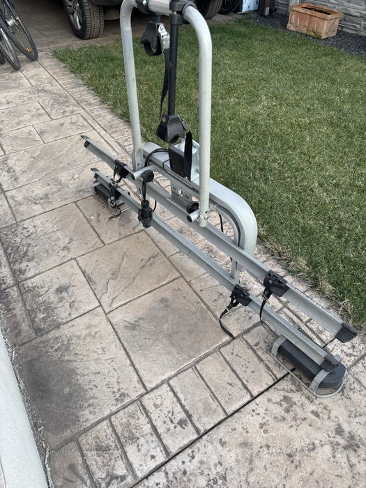 Vand suport biciclete pe carlig pentru 2 biciclete cu instalatie