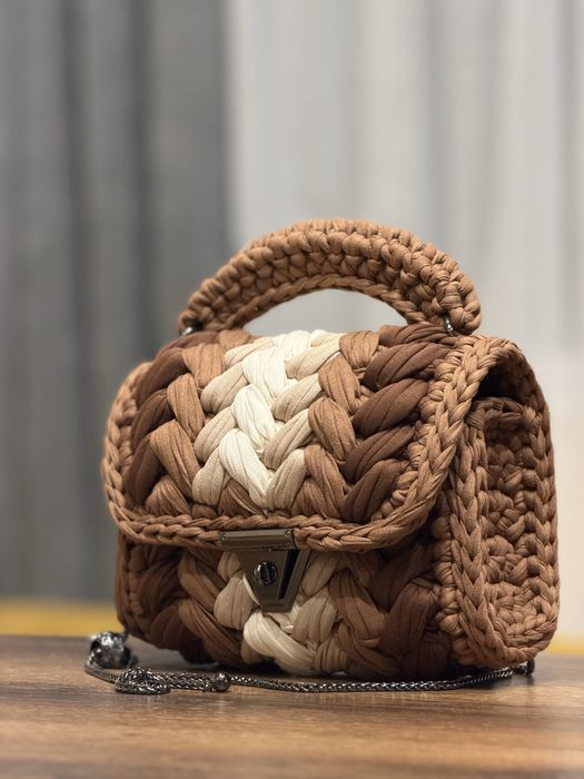 Ръчно изработена плетена чанта в кафяви нюанси