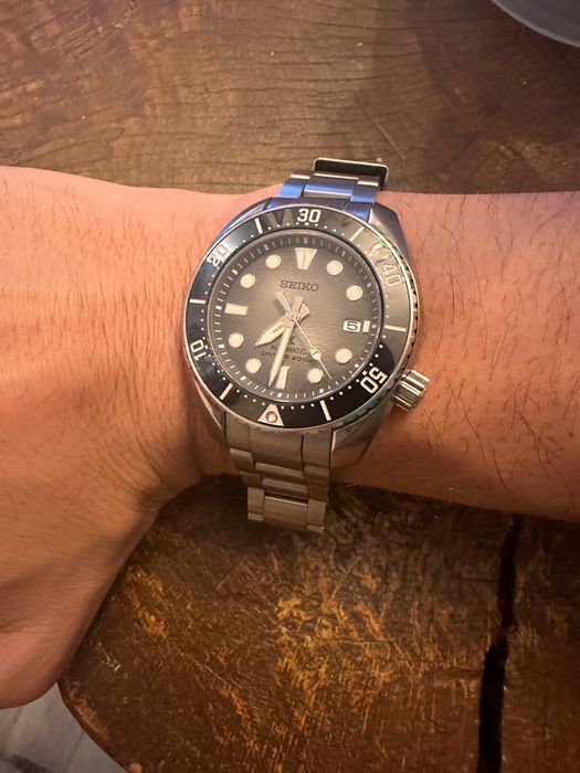 Продавам часовник Seiko Prospex Sumo SPB 323J1