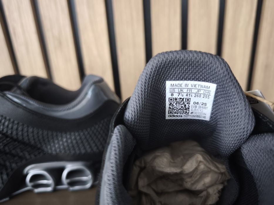 Adidas 41 1/3 noi