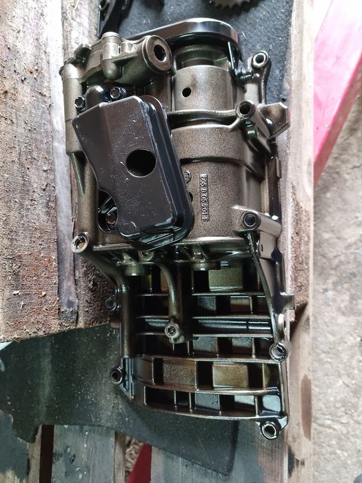 Pompa ulei bmw seria 3 e90 e91 320D 163cp dezmembrez bmw seria 3 e90