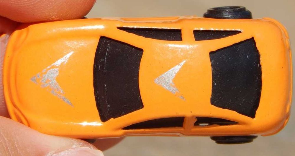 Jucarie masina sport portocalie metalica scara 1:87 HO made in China