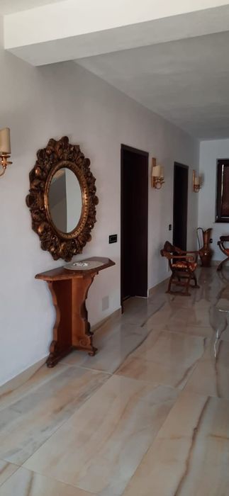 Consola  ornamentala cu oglinda