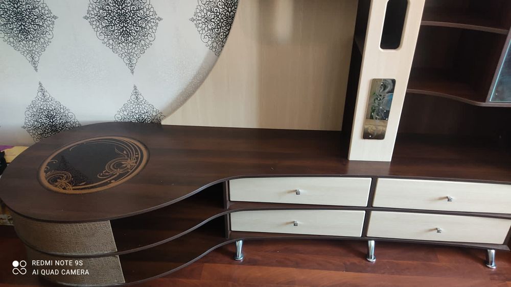 Мебель горка для гостин