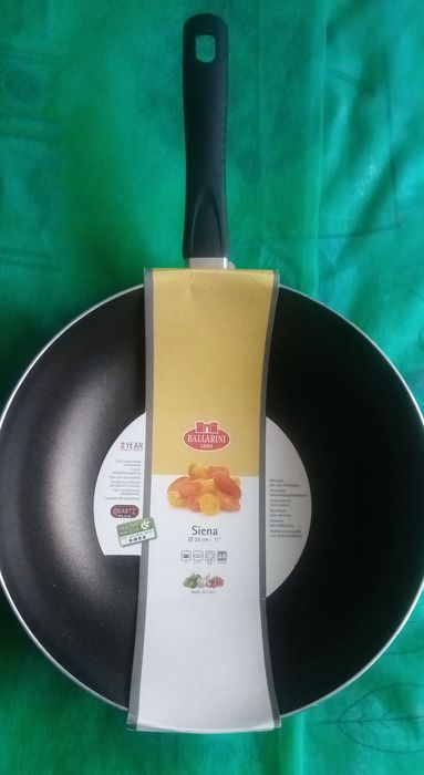 Продам сковородку новую.