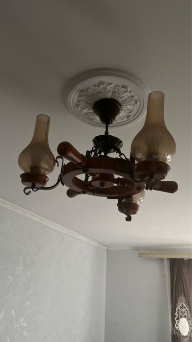 Продам Люстры в хорошем состоянии