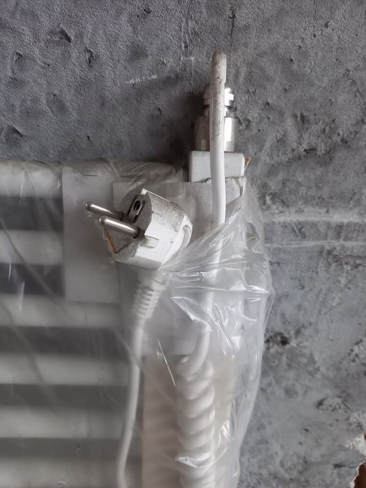 Лира за баня с вграден нагревател Нова