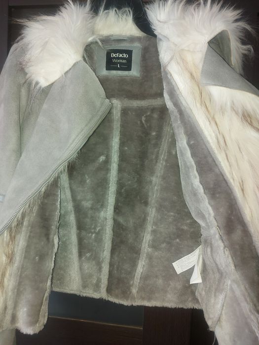 Продам,44-46,   De Facto