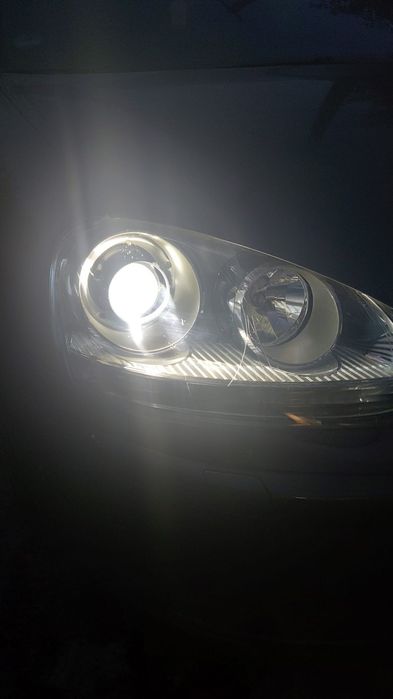 Vând faruri pentru golf 5 cu xenon