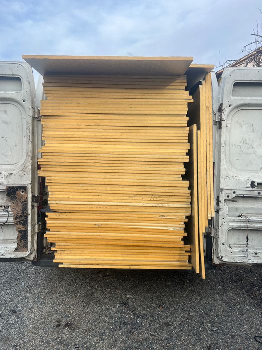 Vând panouri izo pan 4 m lungime 1:20 lățime 2:30 grosime 170 lei