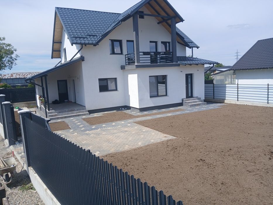 Pamant negru vegetal pt gazon gradina solar