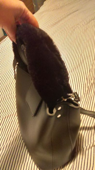 Poseta eleganta din piele neagra