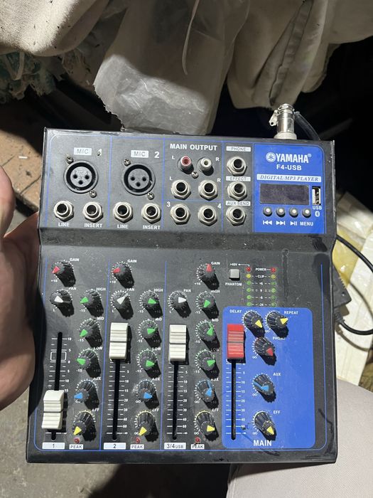 Ymaha F4-USB — микшерный пульт