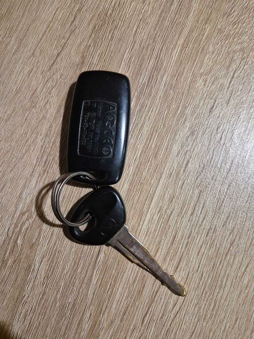 Ключ с дистанционо за мазда6