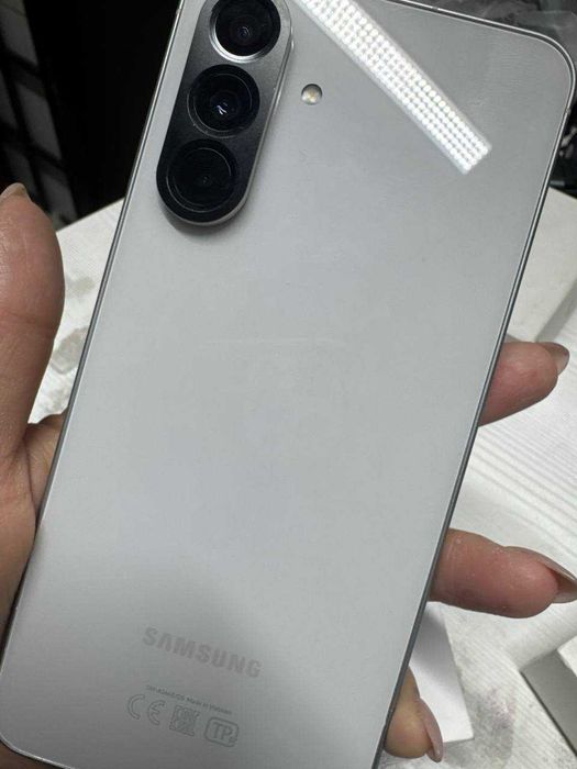 Samsung   Galaxy   A56   полная   комплектация,  в идеальном слстояние