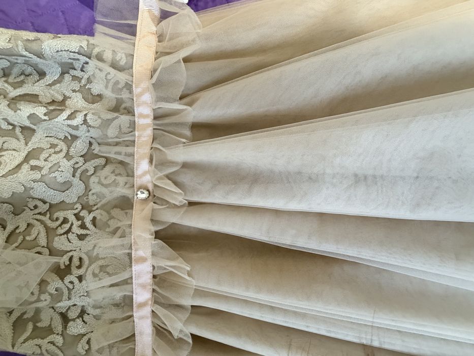 Бежова рокля  Christine fashion