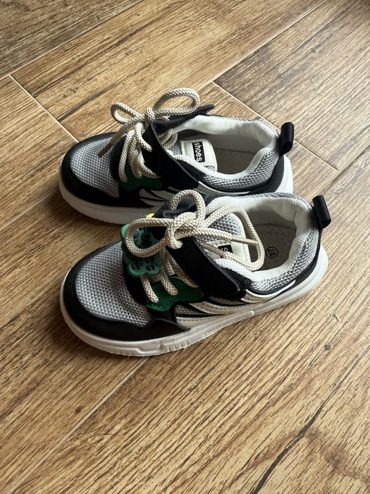 Adidasi noi marimea 27