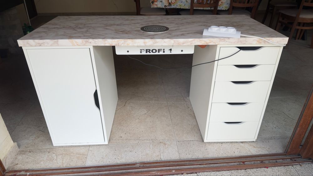 Бюро за маникюр.