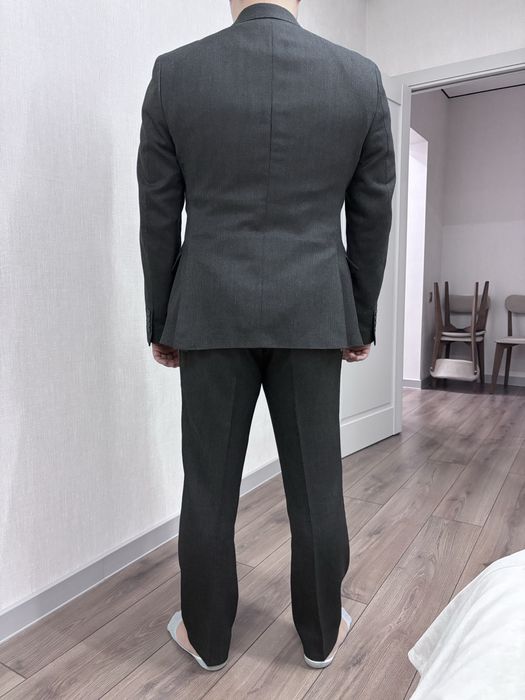 Продам классический костюм