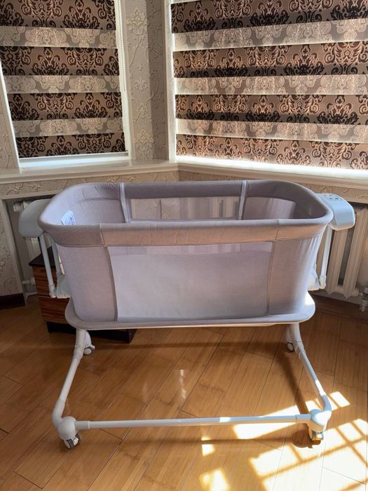 Продаю электрическую люльку-кровать и Пеленальгый столик-шкаф 2 в 1