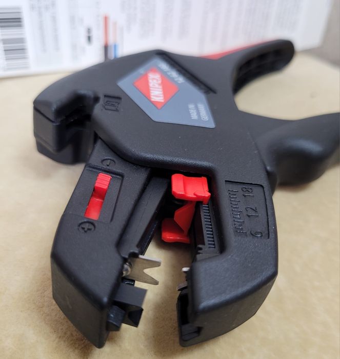 Decablator Cabluri Knipex