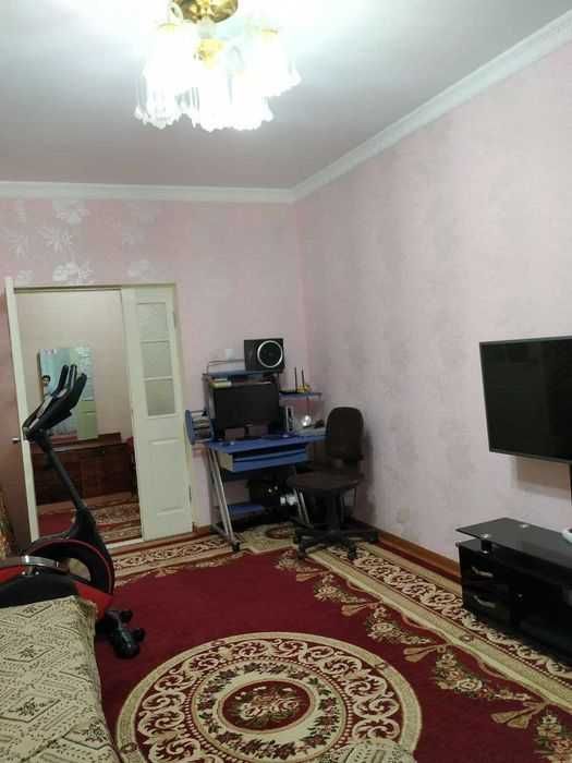 3 комнатная квартира, 2-й этаж на Карасу-2