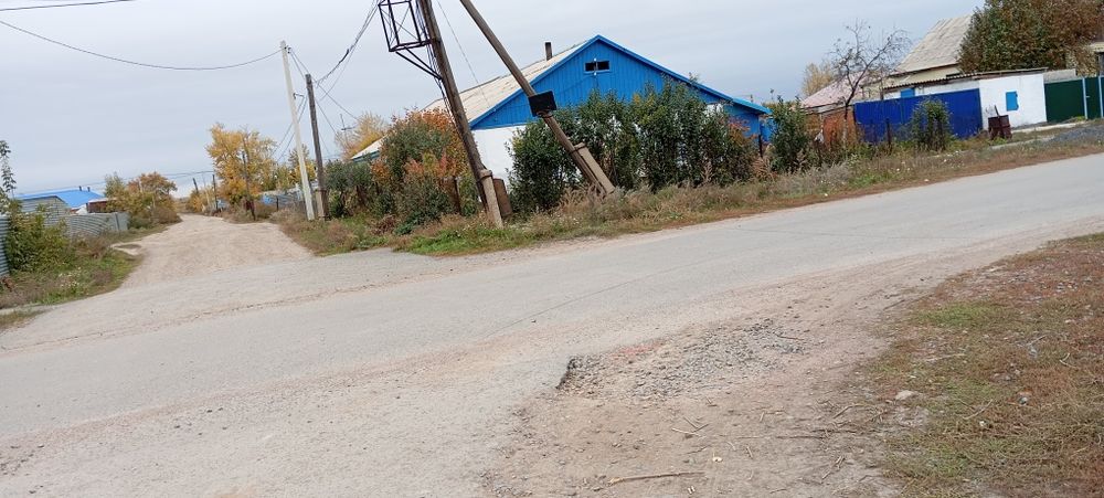 Продам очень теплый дом , хоз постройки , огород ,