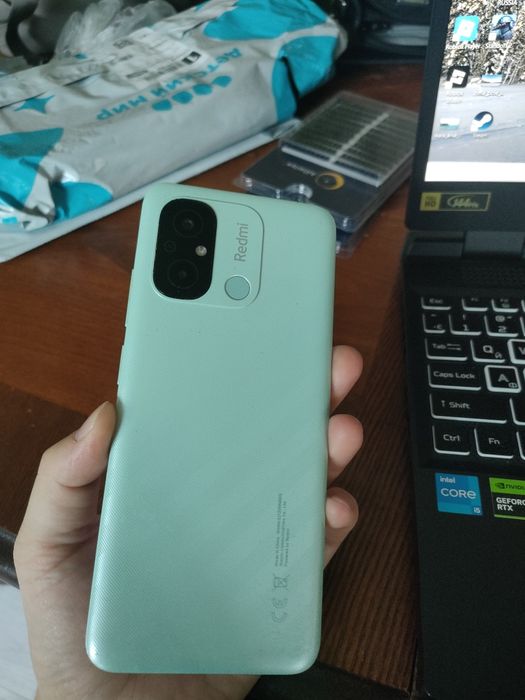 Продам срочно телефон