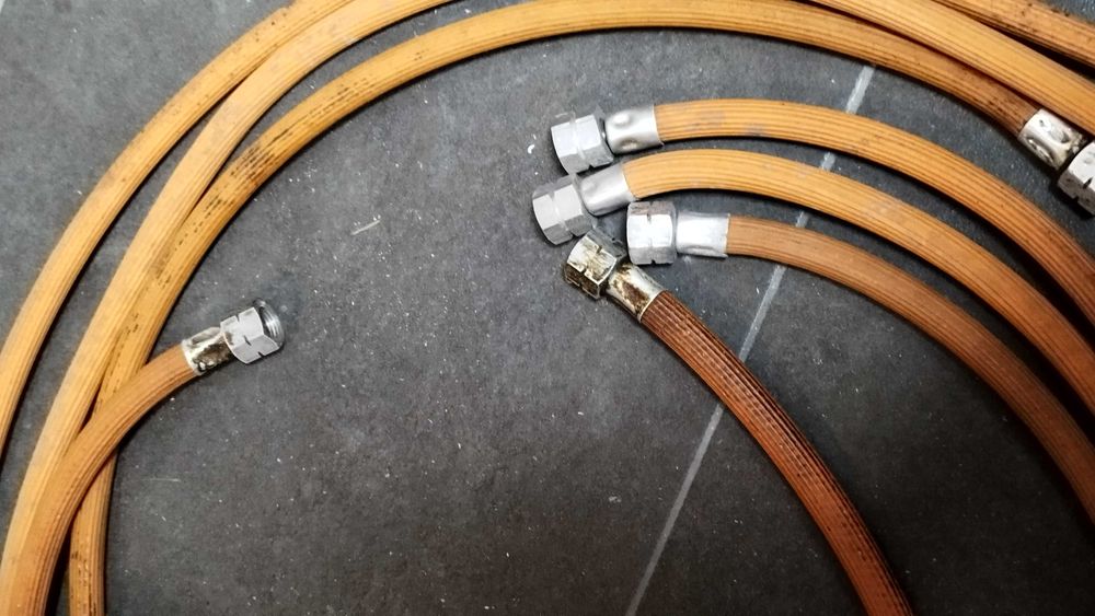 Газови маркучи - ГДР за туристически котлони и бутилки 4бр