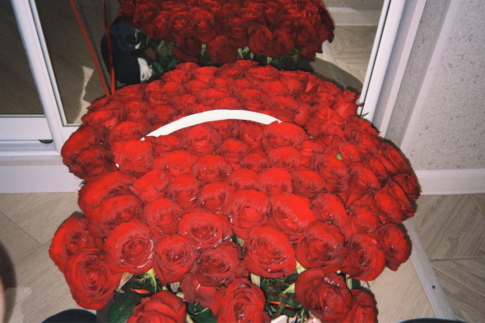 101 красная роза в корзине