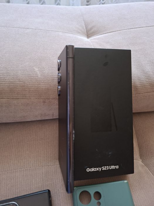 Продам Samsung Galaxy S23 Ultra 12/256gb.