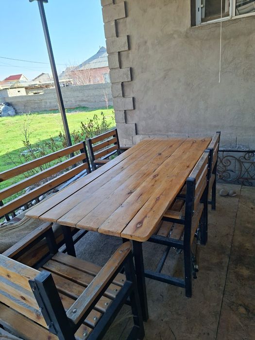 Стол со стульями