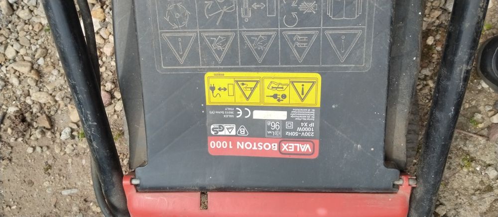 Ел.косачка VALEX Boston  1000W, но е без "ЕЛЕКТРОМОТОР"