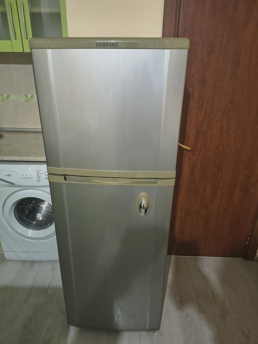 Хладилник с камера