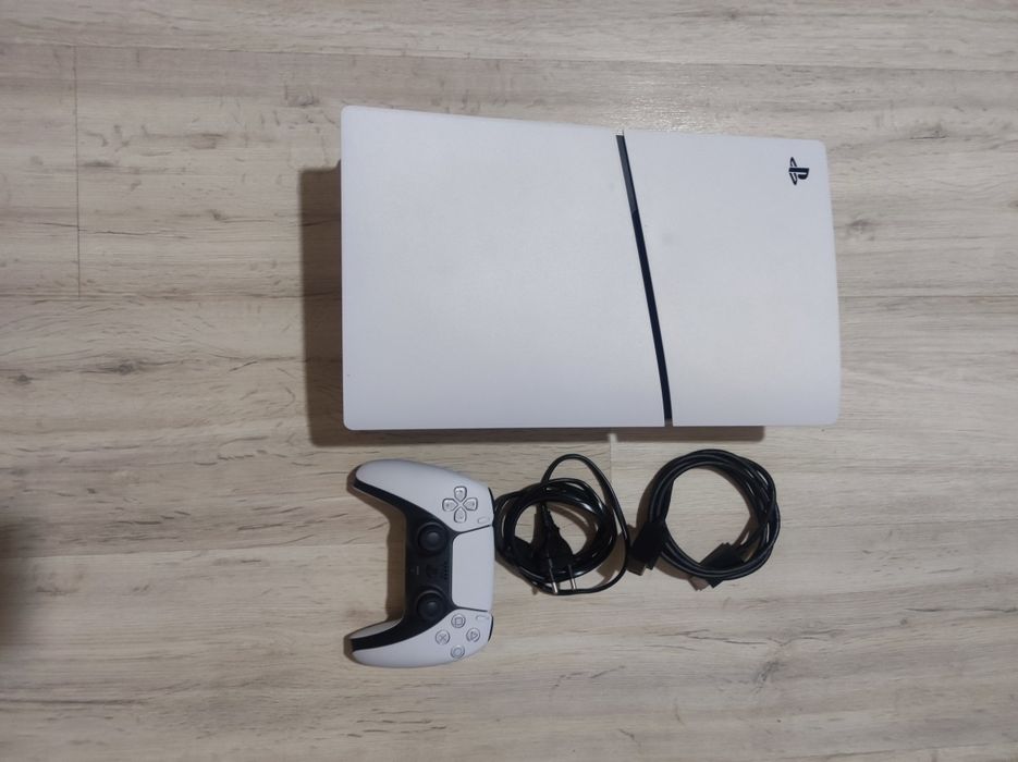 Vând play station 5
