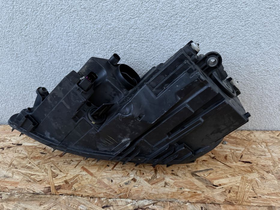 Far dreapta VW Jetta 5C Halogen Original Europa