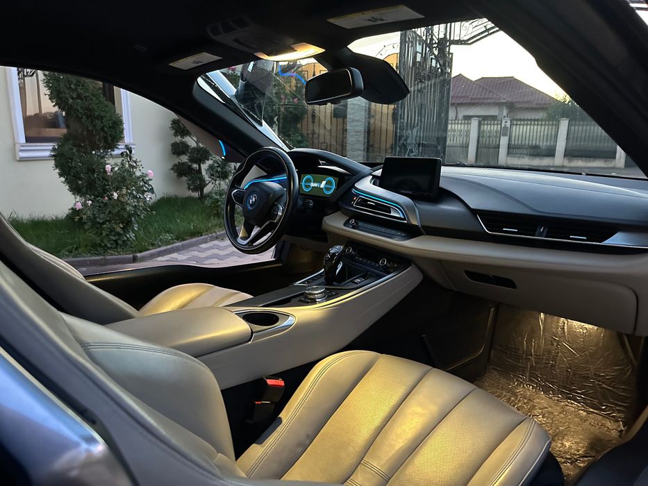 2015 BMW i8 plug in hybrid