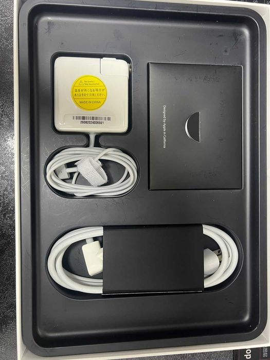 MacBook (A 1502)