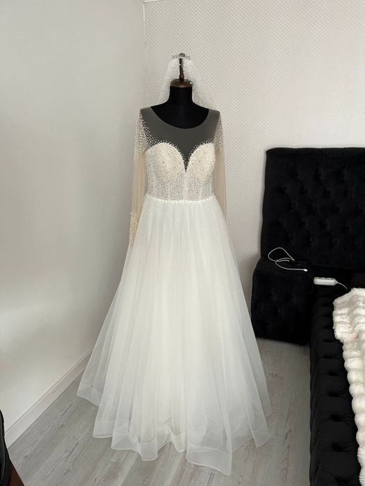 Vând rochie mireasă cu perle