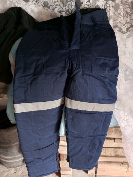 Брюки -зимние, утеплённые.2 шт