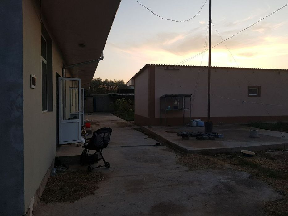 Yer uchaskasi barcha jixozlari bilan birga sotiladi.