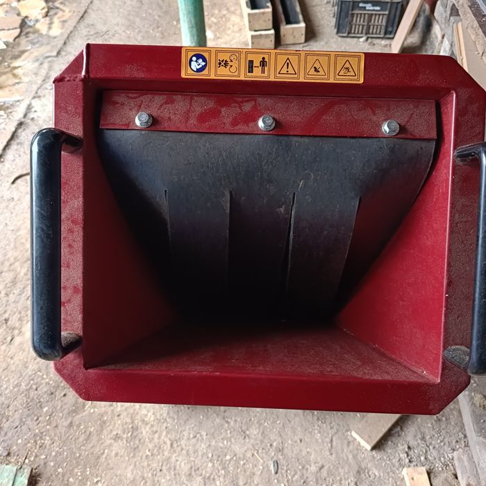 Tocător crengi  aproape nou