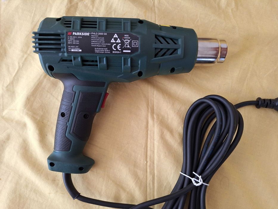 Pistol cu aer cald Parkside, cu accesorii, 200w, doua trepte aer