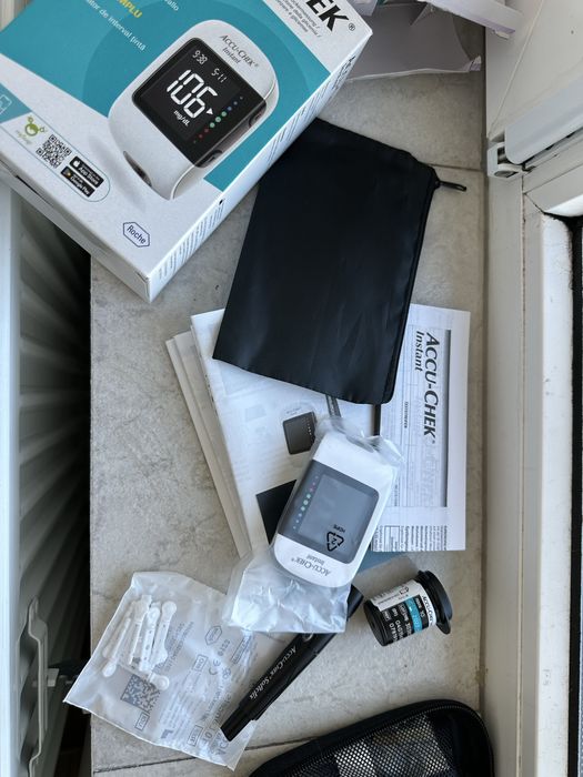 Lot 3 Glucometre Glucometru Accu-Check CodeFree Noi, Poze reale