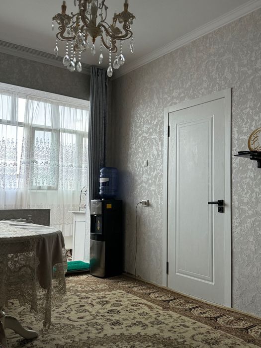 Yunusobod-11.  1hona 2hona qilingan Megaplanet Metro 240 maktab