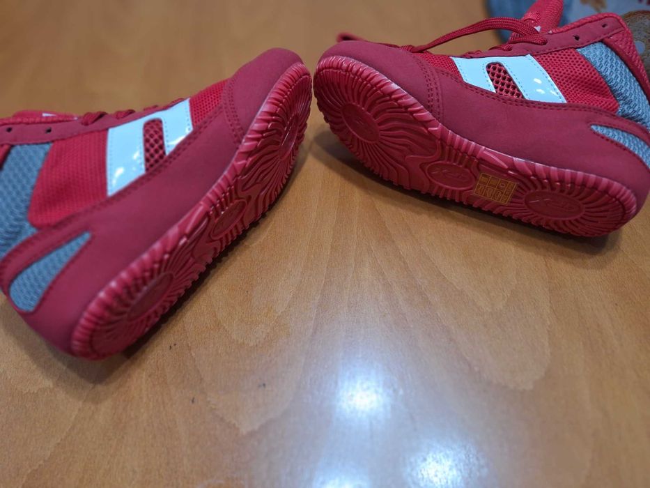 Обувки за бокс номер 31