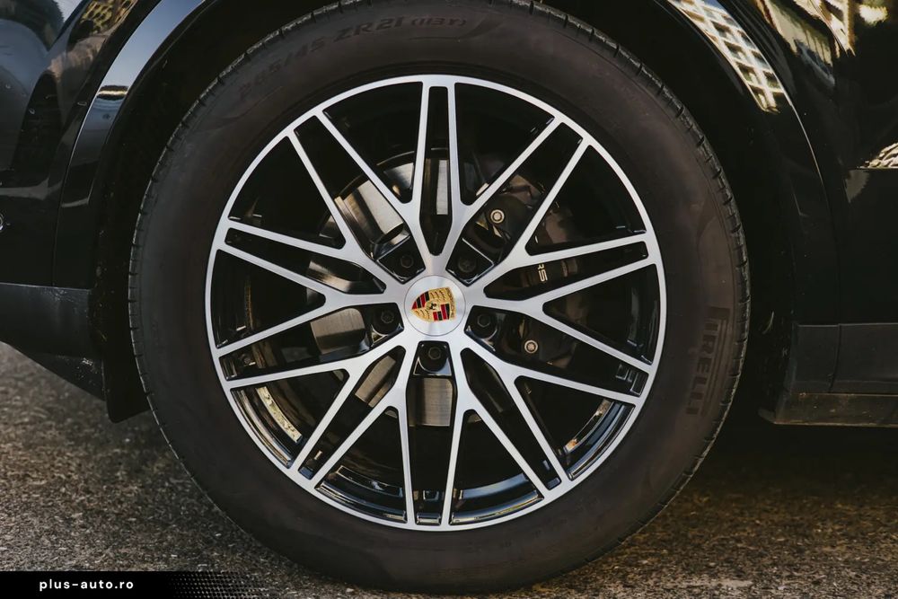 PORSCHE Cayenne Coupe 2025 — imagine 3